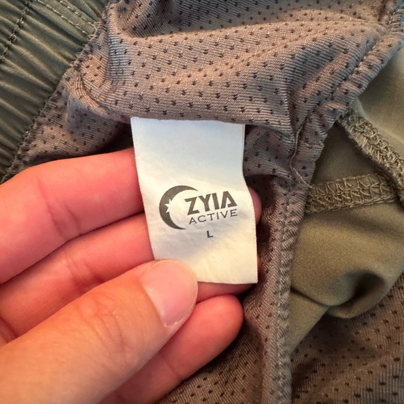 Zyia Active Lined Shorts - Picture 3 of 4